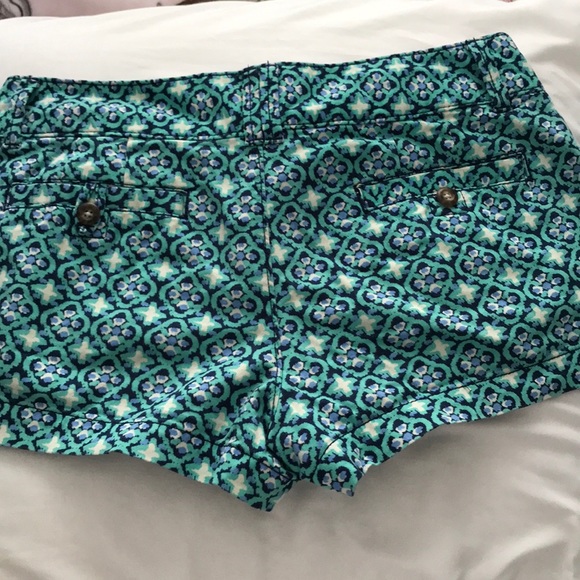 Patterned shorts! - Picture 2 of 2